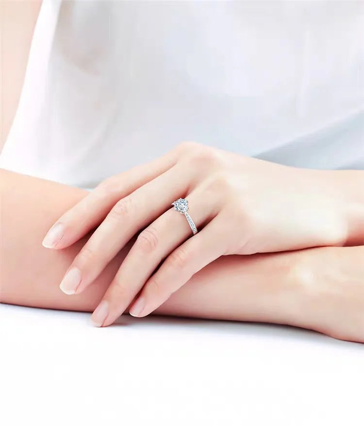 Hot Luxury Crystal 925 Sterling Silver Diamond Ring For Woman Beautiful Moissanite Ring Fashion Noble Wedding Party Jewelry