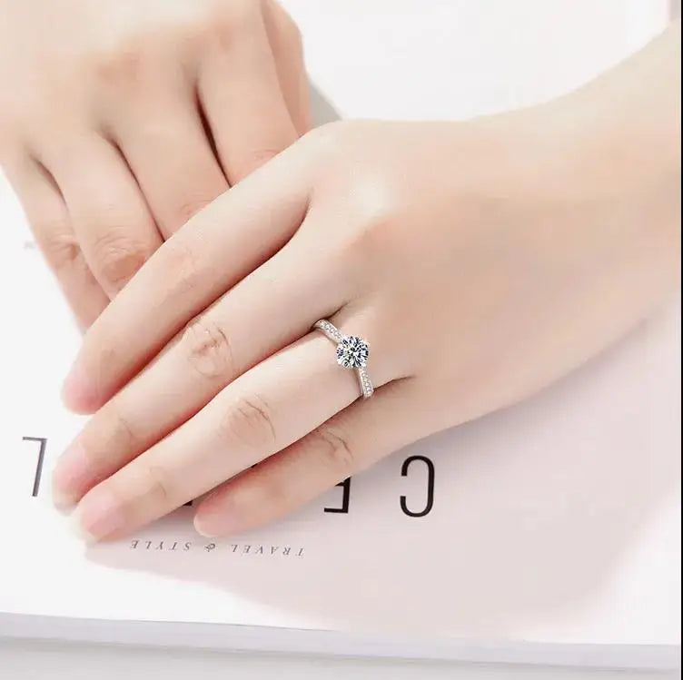 Hot Luxury Crystal 925 Sterling Silver Diamond Ring For Woman Beautiful Moissanite Ring Fashion Noble Wedding Party Jewelry